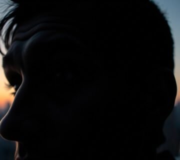 Kaşların konumuna göre davranış eğilimleri tahmini yapmak